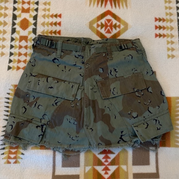 UO Cargo Camp Miniskirt - Picture 2 of 5